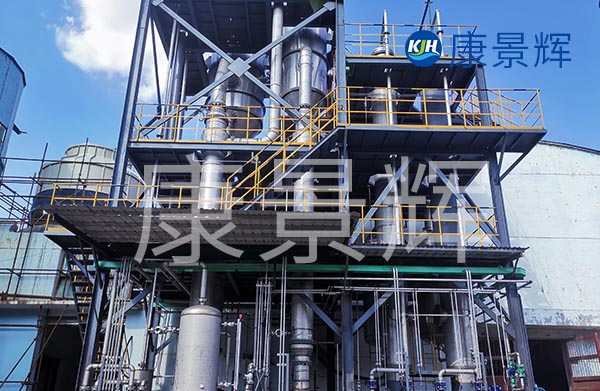 三效蒸發(fā)器分類(lèi)也是有升膜、降膜、強(qiáng)制循環(huán)等種類(lèi)的