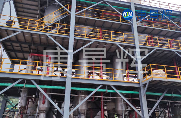 此套三效強制循環蒸發器運行成本低，廢水回收效率能達到95%以上